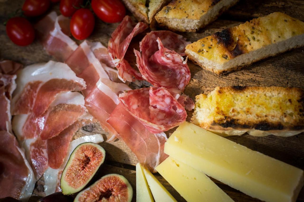Locanda Dell'Oleificio Mezzane di Sotto Buitenkant foto