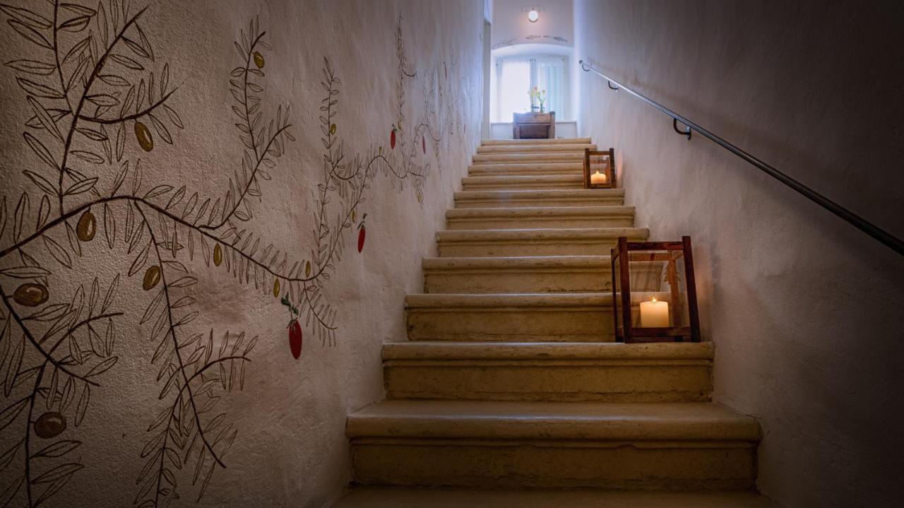 Locanda Dell'Oleificio Mezzane di Sotto Buitenkant foto