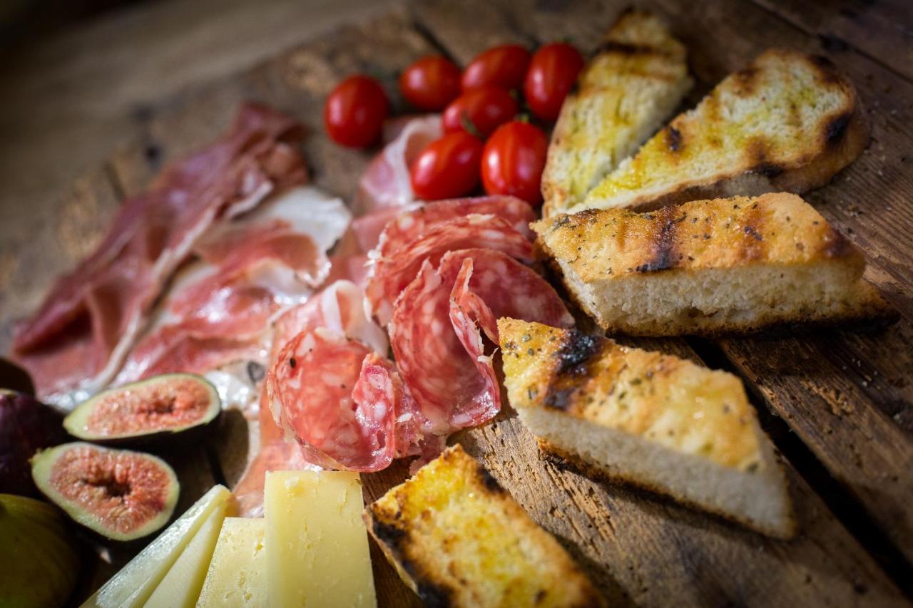 Locanda Dell'Oleificio Mezzane di Sotto Buitenkant foto